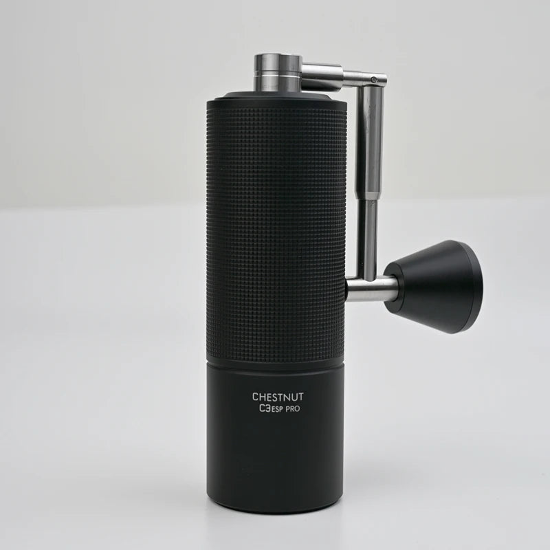 مطحنة قهوة يدوية محمولة من TIMEMORE C3ESP Pro، مزودة بشفرات S2C، ودقة طحن 23.3 ميكرومتر لكل نقرة، ومقبض قابل للطي