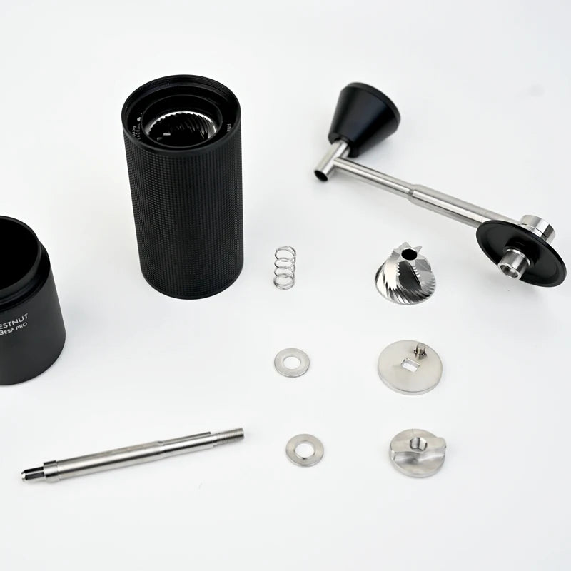 مطحنة قهوة يدوية محمولة من TIMEMORE C3ESP Pro، مزودة بشفرات S2C، ودقة طحن 23.3 ميكرومتر لكل نقرة، ومقبض قابل للطي