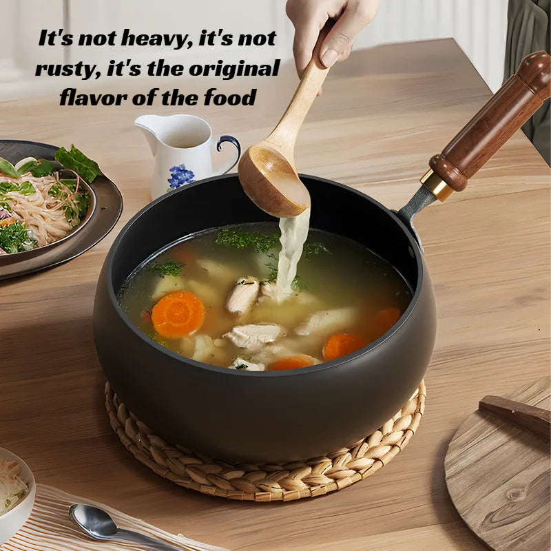 مقلاة ووك حديدية صغيرة منزلية متعددة الأغراض غير لاصقة مصنوعة يدويًا من الحديد النقي مع غطاء مقلاة غير مطلية ووك كبير البطن