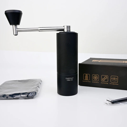مطحنة قهوة يدوية محمولة من TIMEMORE C3ESP Pro، مزودة بشفرات S2C، ودقة طحن 23.3 ميكرومتر لكل نقرة، ومقبض قابل للطي