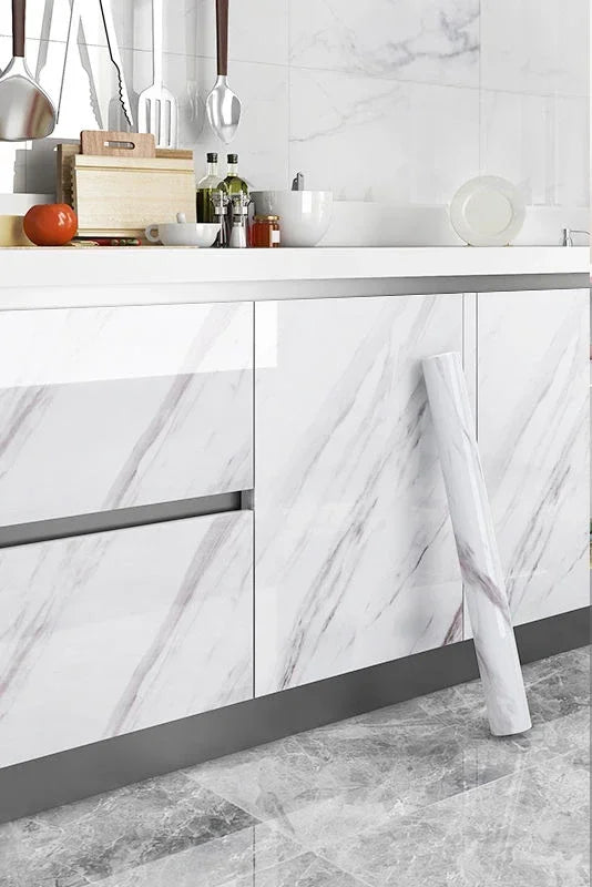 ورق جدران لاصق ذاتي اللصق مقاوم للماء من الرخام الأبيض اللؤلؤي لخزانة المطبخ، ملصقات ديكور قابلة للتقشير واللصق