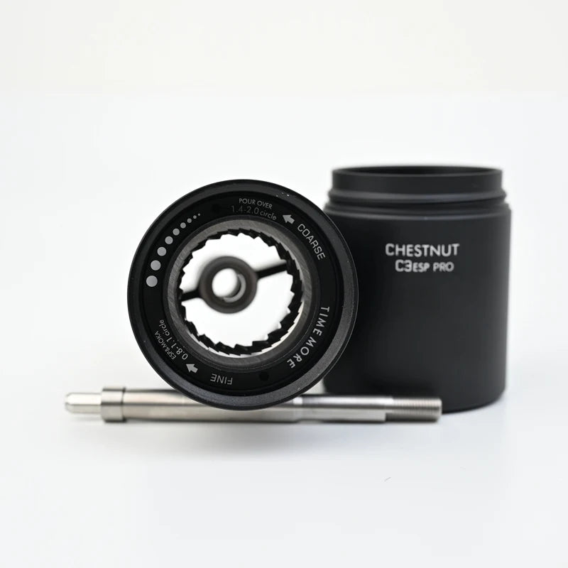مطحنة قهوة يدوية محمولة من TIMEMORE C3ESP Pro، مزودة بشفرات S2C، ودقة طحن 23.3 ميكرومتر لكل نقرة، ومقبض قابل للطي
